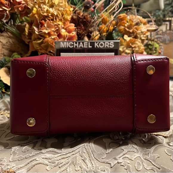 SOLD Michael Kors Mercer Gallery Small Studio Satchel - Picture 7 of 12